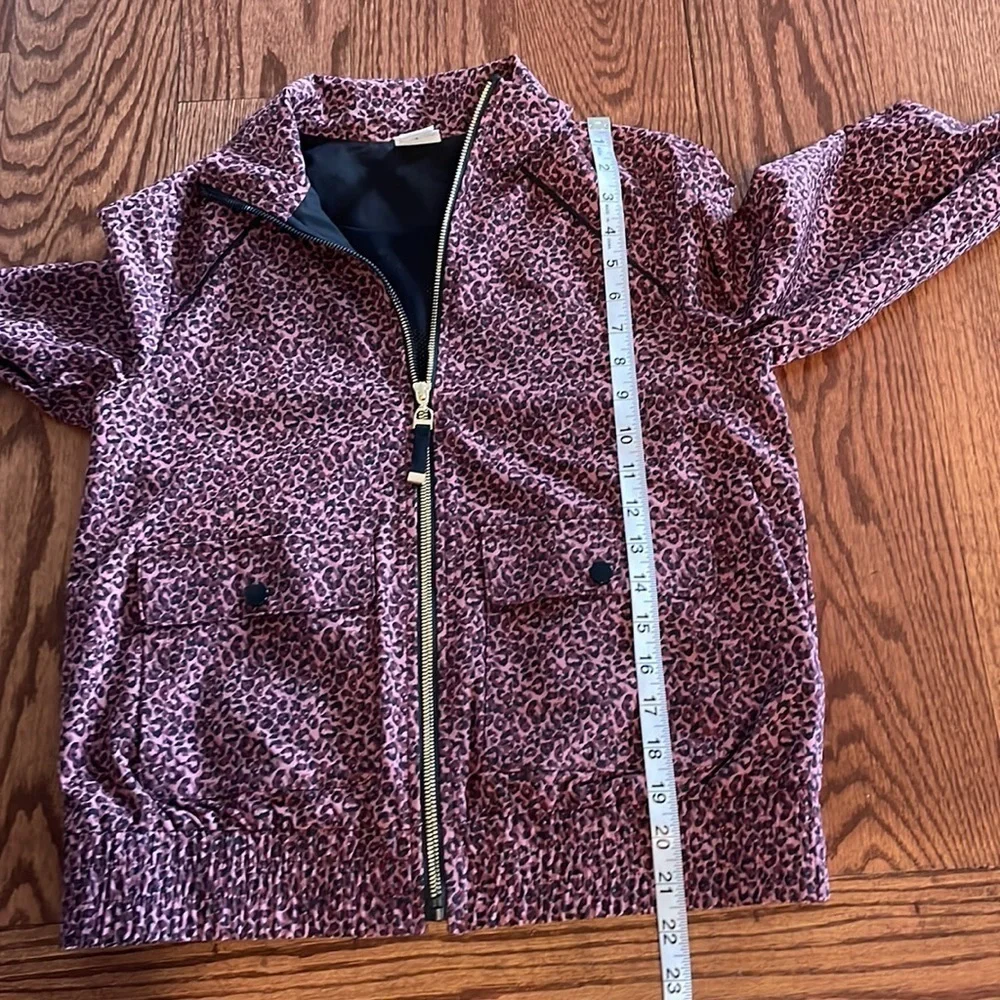 NWOT Chicos ZENERGY cheetah zip lightweight windbreaker jacket pink black 2P 00P